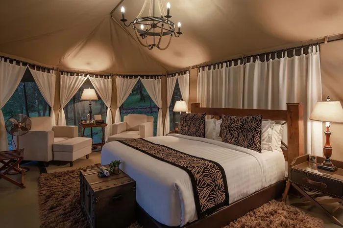 Ole-Serai-Luxury-Camp-Moru-Kopjes-innerview-700X466