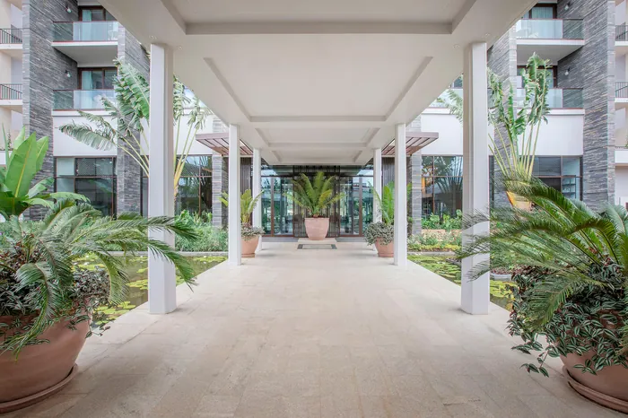 gran-melia-arusha-entrance-700X466